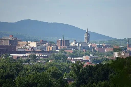 Holyoke, MA