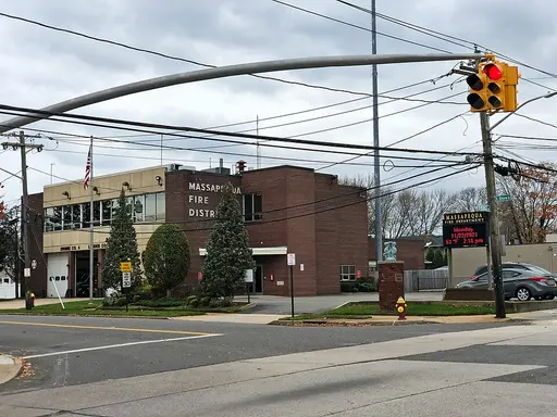 East Massapequa, NY